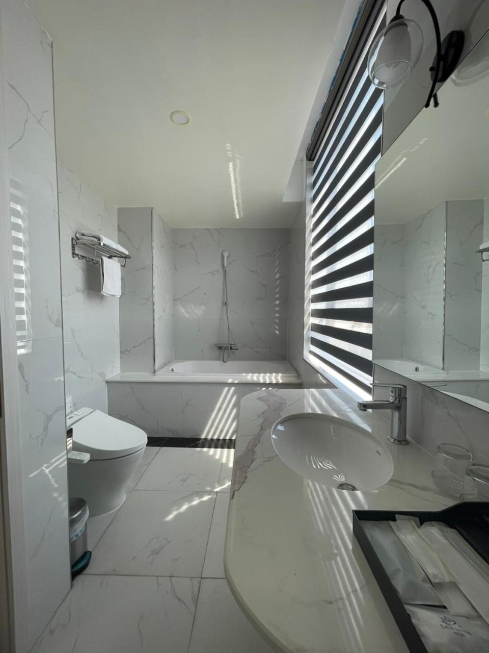 Lotus Hotel & Apartment Hai Phong Dış mekan fotoğraf